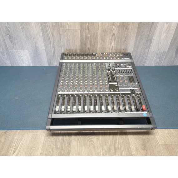 Yamaha EMX5000-12 powermixer. 2x500W 
