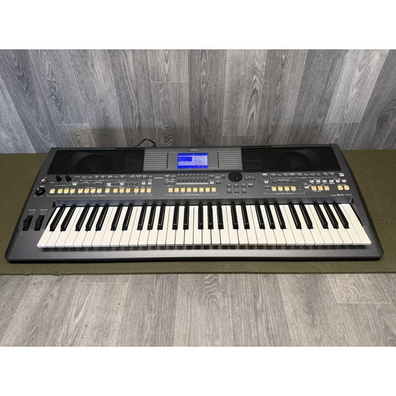 Yamaha Psr-S670