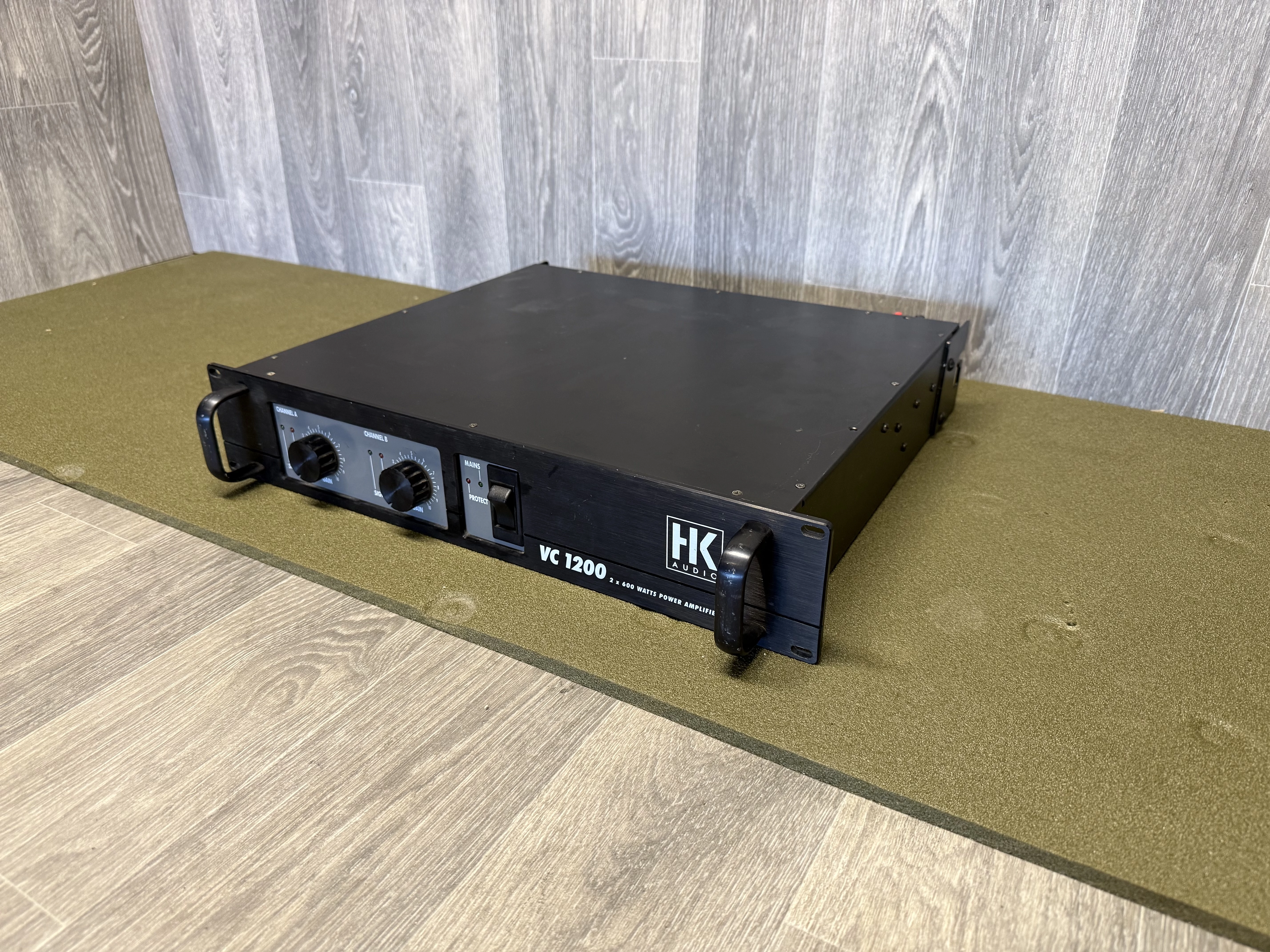 HK Audio VC1200. 2x600w végfok - HK Audio - Tajti-Music webáruház